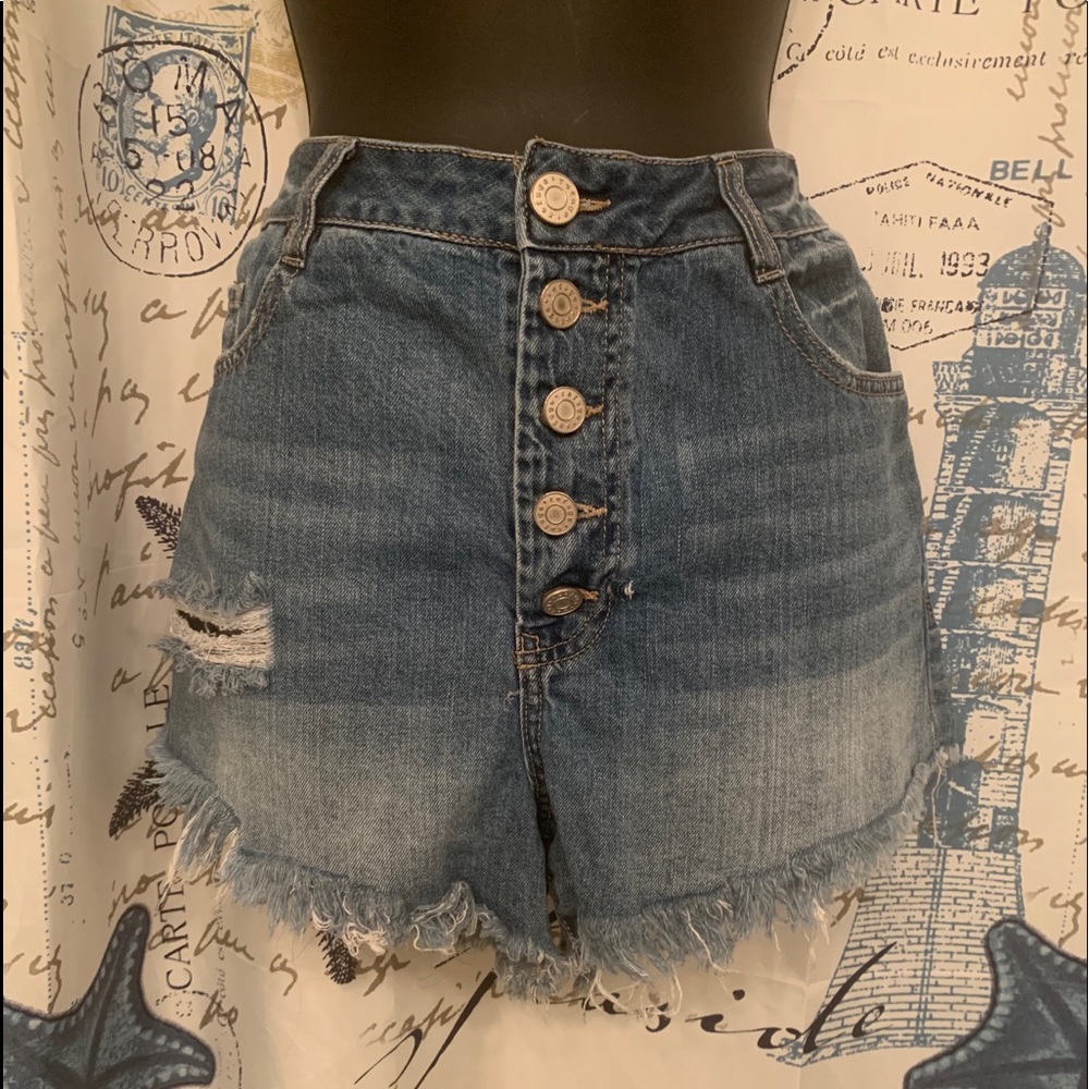 Reduced! Refuge frayed Jean shorts